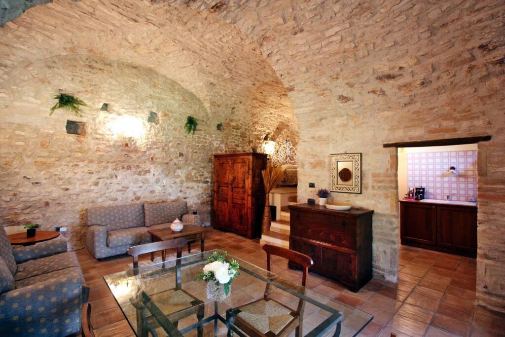 All Stone Horse Stable Converted To Elegant Apartment - Baltimora 스폴레토 외부 사진